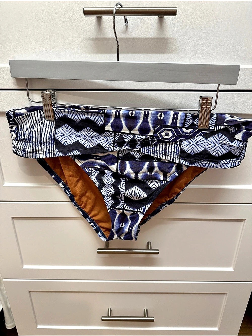 Bleu Rod Beattie Geometric Bikini Bottom in Hipster Sarong  Like New. Size 12.